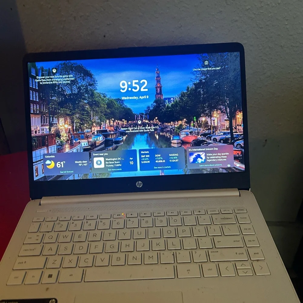 HP 14 HD Laptop - Snowflake White